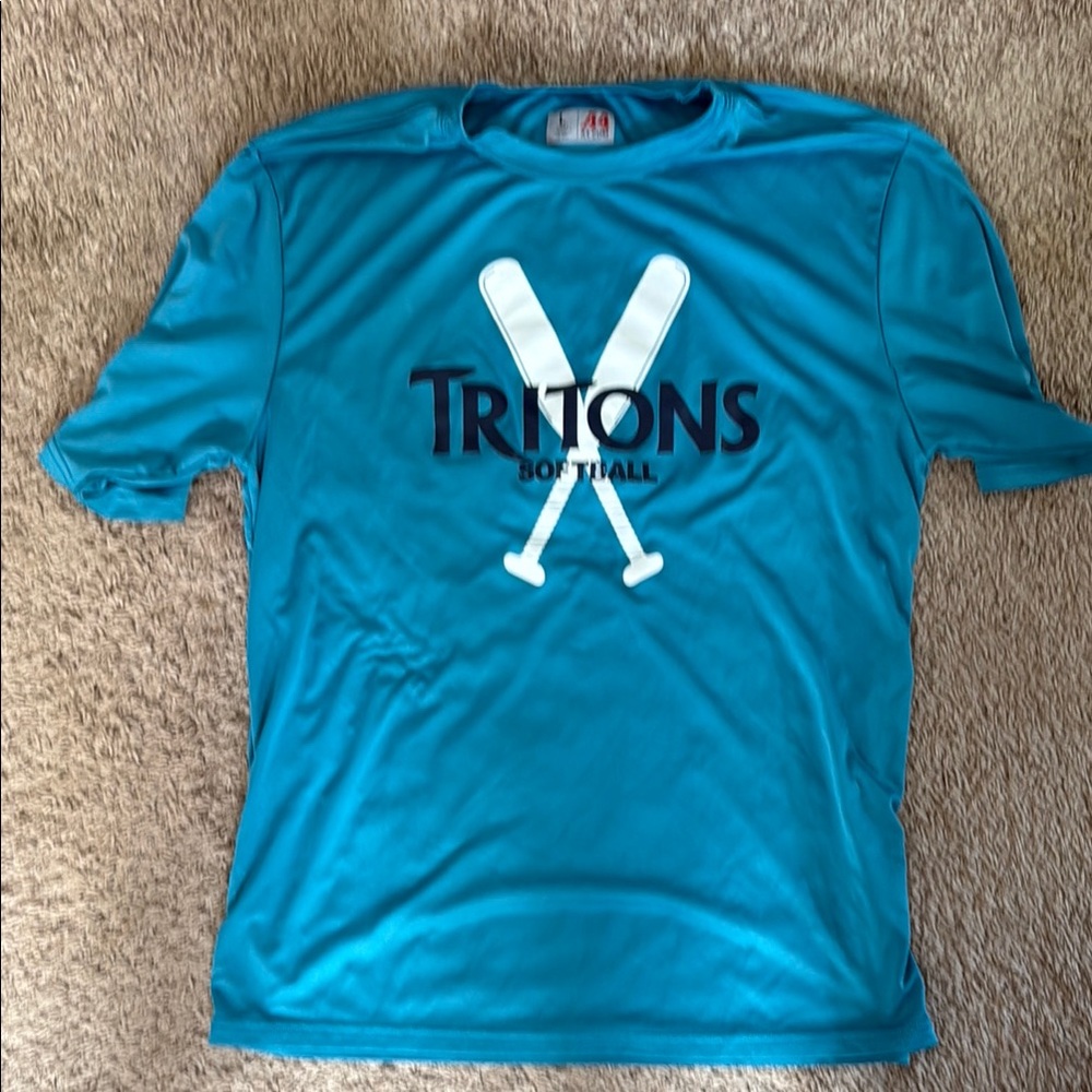 Eckerd Collegd  Tritons Softball T-Shirt, large